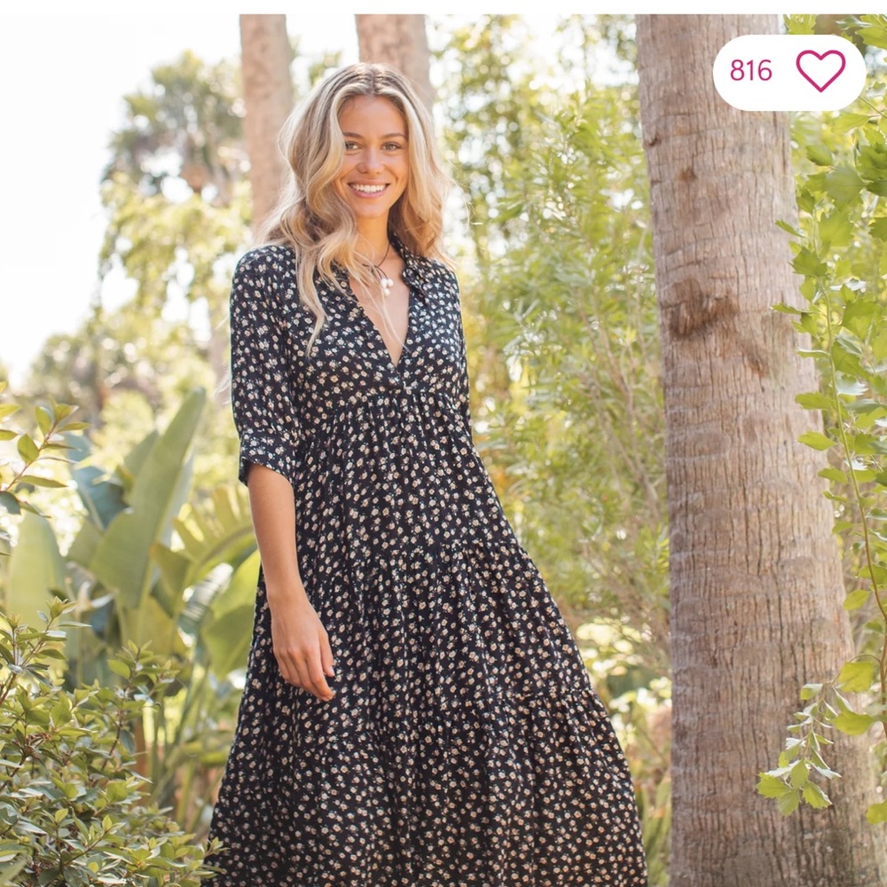 Beautiful dress.   Brand new.    Natural life
